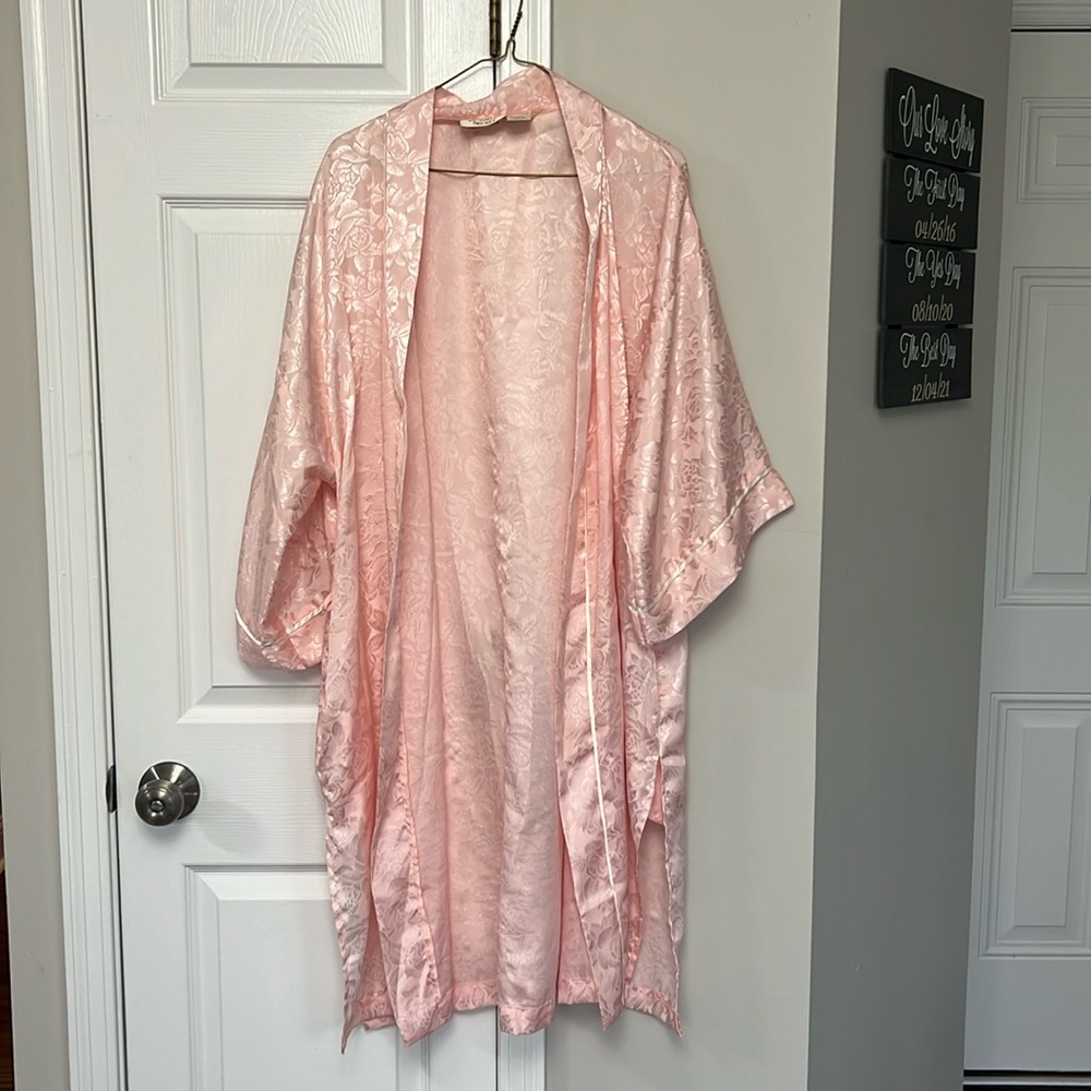 80s Victoria's Secret Gold Tag Floral Silky Robe